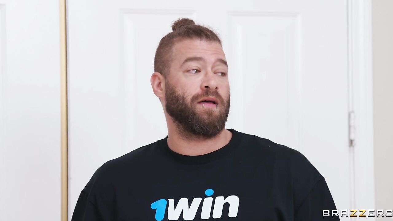 BRAZZERS - housesitter Ryan Reid naughty fantasy comes true getting pounded by Xander Corvus