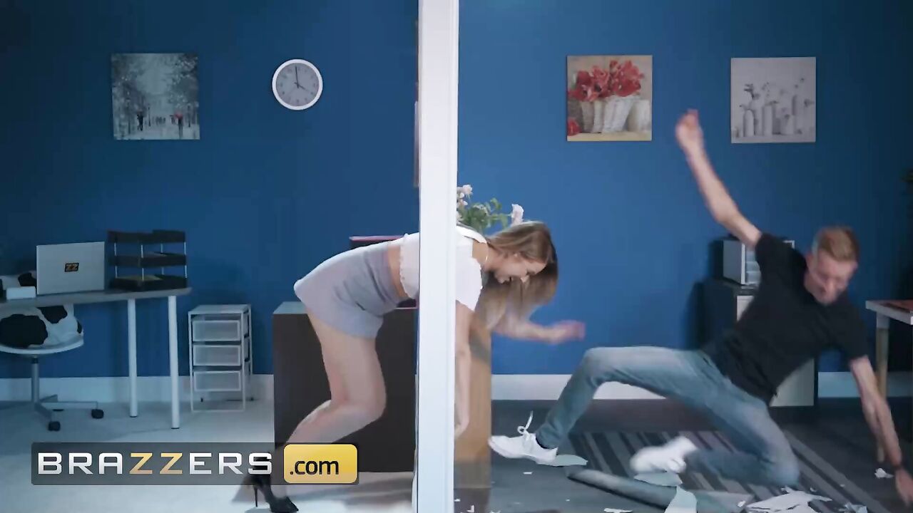 Brazzers - Nikky Dream Is Stuck In The Wall & Danny D Presses His Dick In Her Face & Frees Her