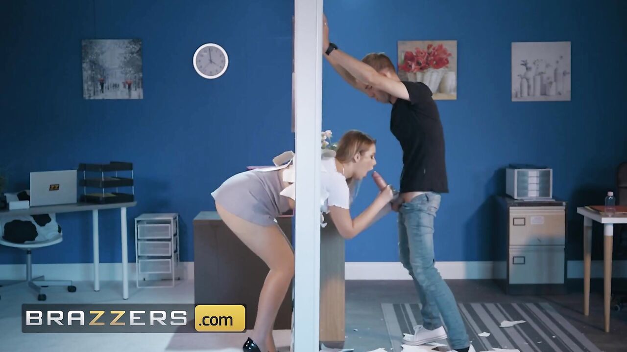 Brazzers - Nikky Dream Is Stuck In The Wall & Danny D Presses His Dick In Her Face & Frees Her