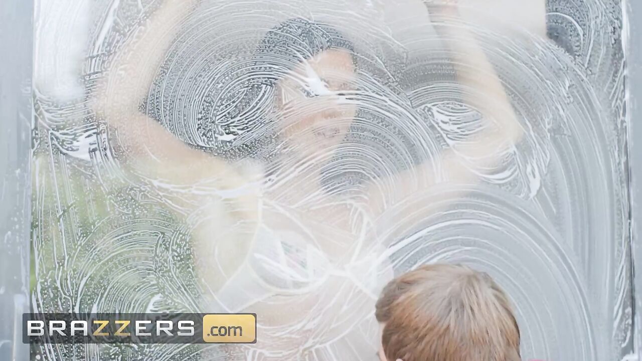 Brazzers - Ruby Sims Teases The Window Cleaner With Her Lingerie & Body Before Letting Him Fuck Her