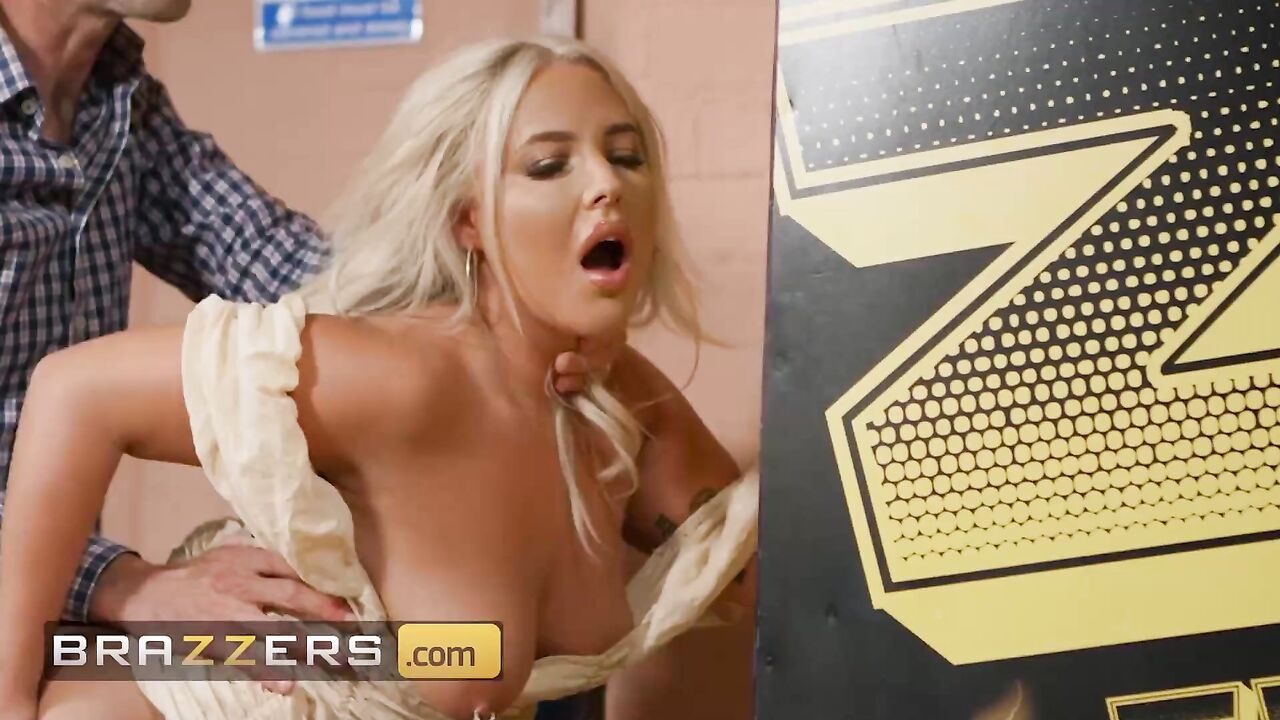 Brazzers - Danny D Finds His New Boss Little Louise Stuck & Givers Her A Helping Hand & Dick