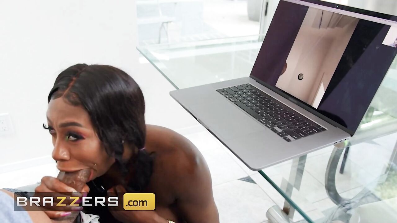 Brazzers - Ebony Mystique Reveals To Her Bf That She Wears A Butt Plug & Has Him Remove It For Her