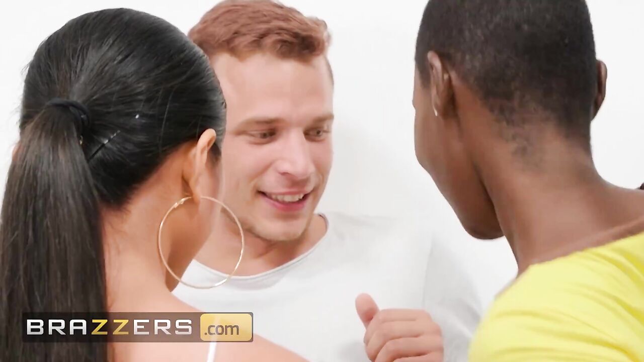 Brazzers - Mai Thai & Zaawaadi Throw Pavlos On The Bed & Decide To Use His Dick For Satisfaction