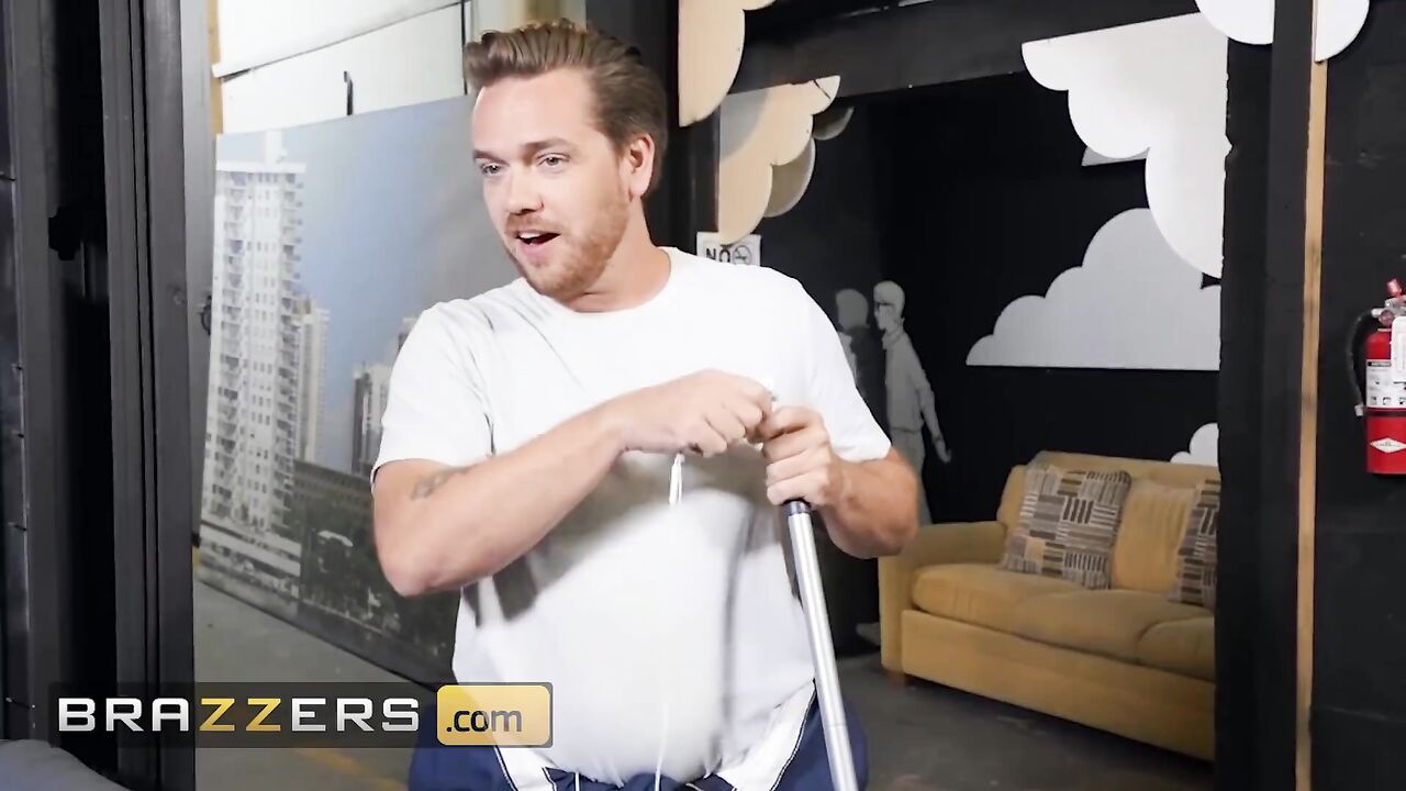 Brazzers - Kyle Mason Helps Brunette Milf Carmela Clutch Retrieve The Stuck Dildo After Fucking Her