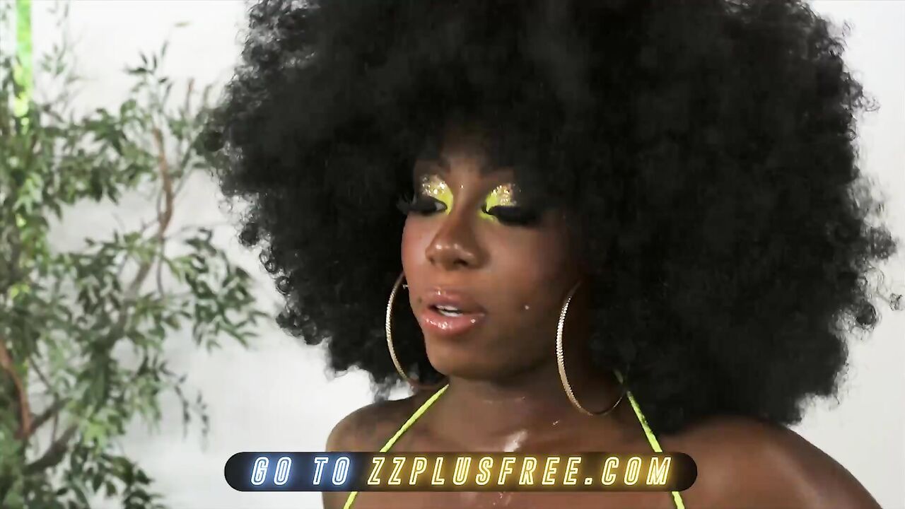 Brazzers - A Double Facial Is A Must In Ebony Mystique's Daily Skin Care Routine