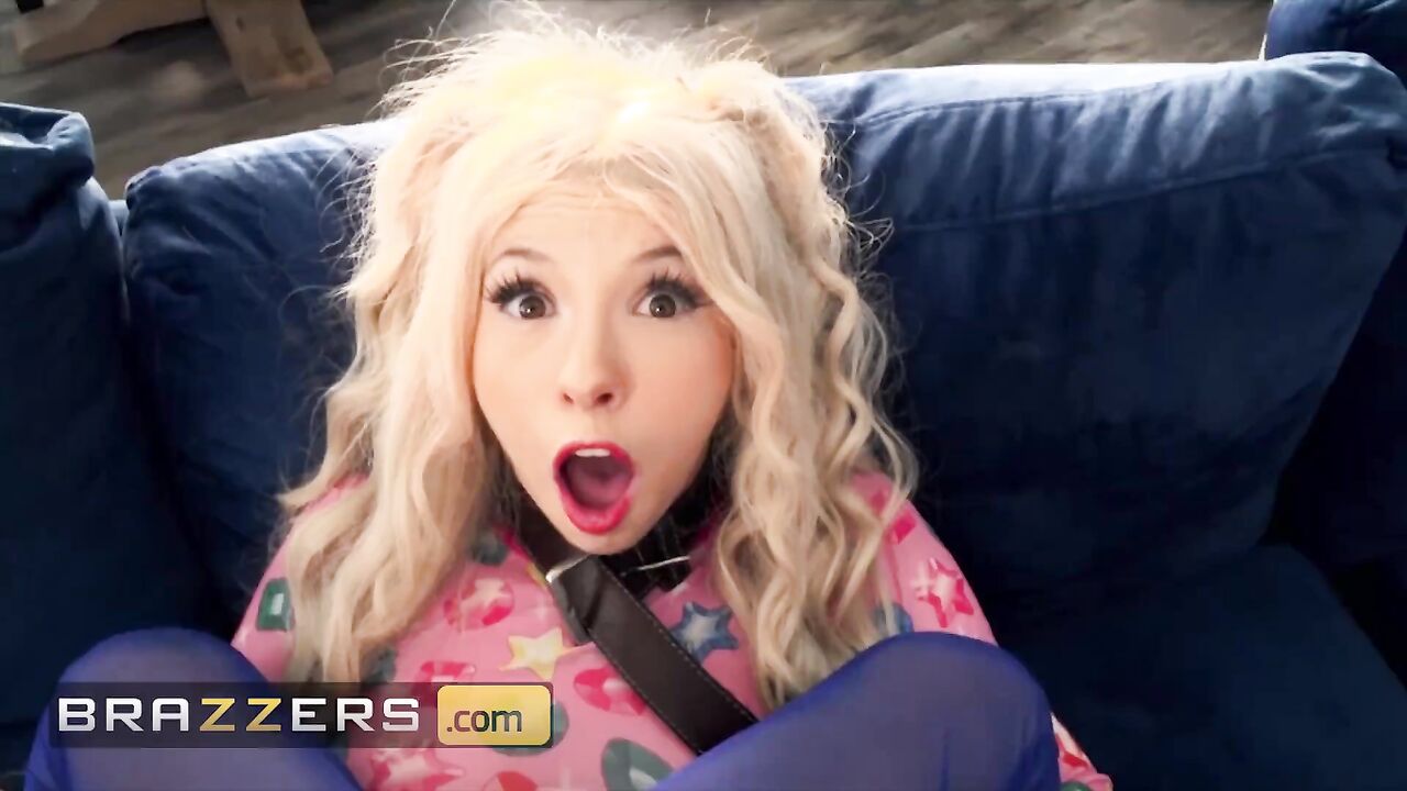 Brazzers - Kenzie Reeves Gets Her Stretching In By Taking An Ass Full Of Cock Instead Of Some Yoga