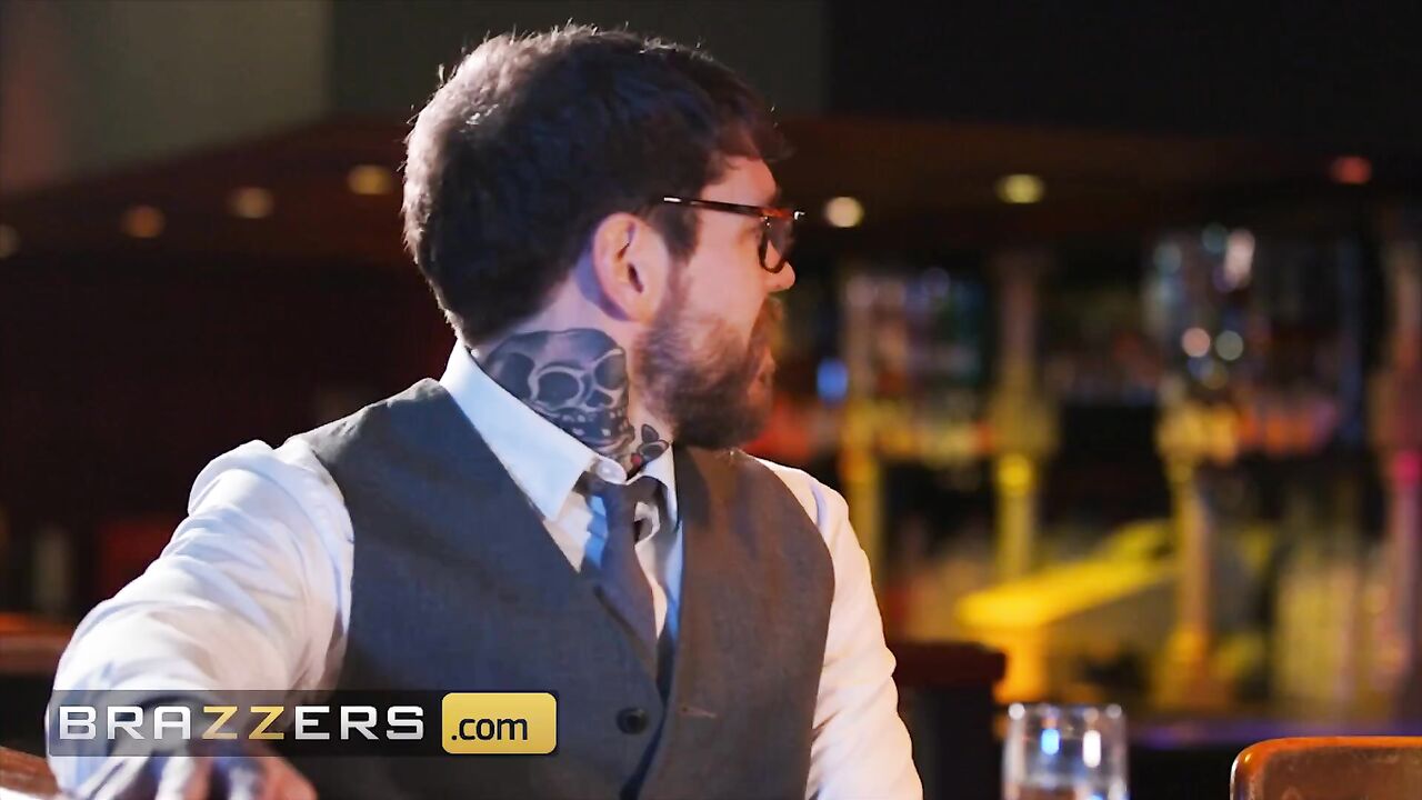 Brazzers - Dean Van Damme Feeds His Hard Cock To Isabelle Deltore's Ass And She Squirts Everywhere