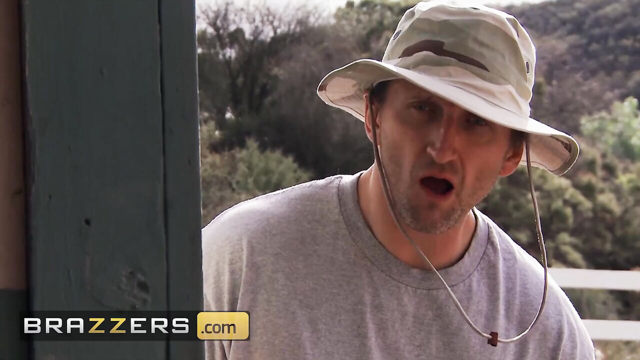 Brazzers - Gorgeous Teen Jillian Janson Gets On Her Knees And Sucks Mark Ashley Cock