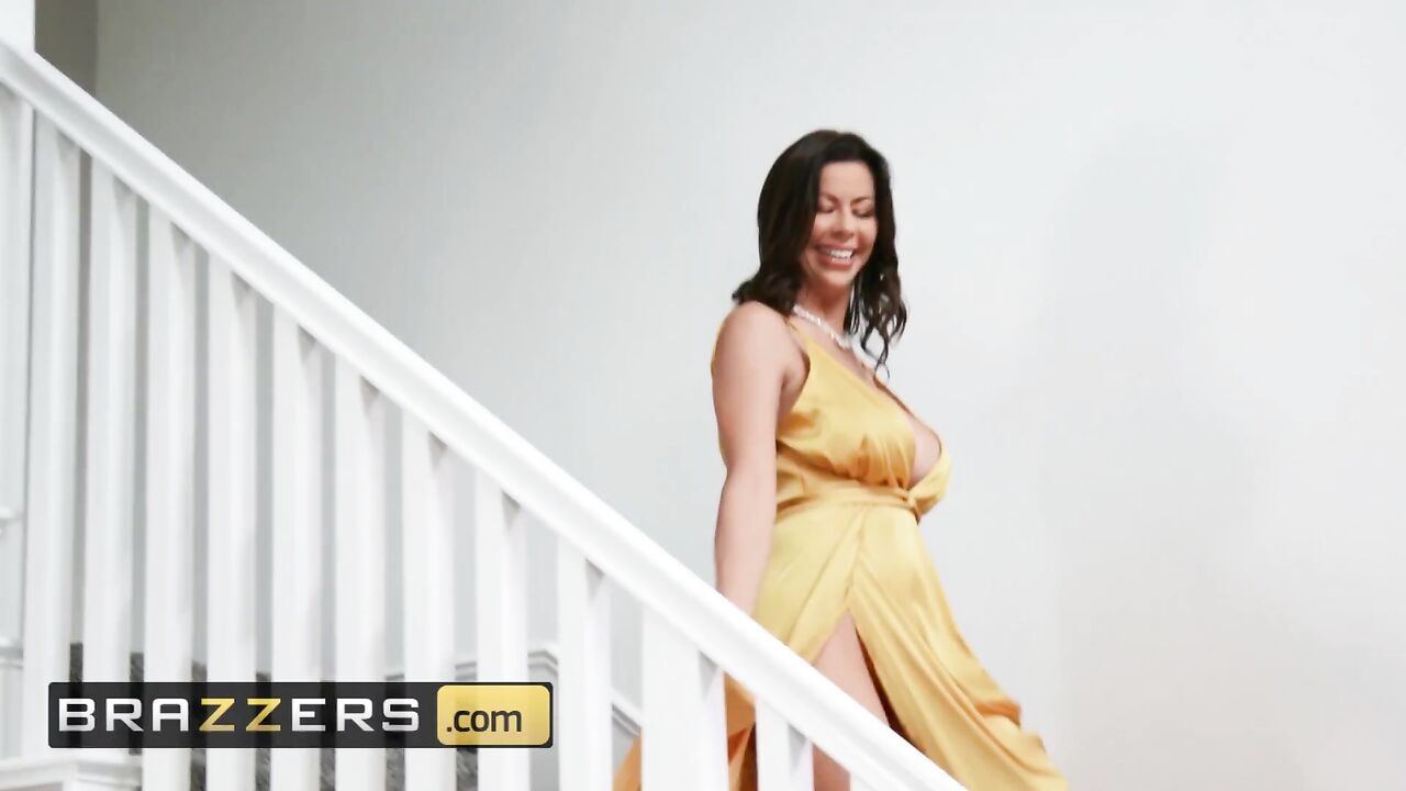 Brazzers - Hardcore Sex Is What Huge Tits Hottie Alexis Fawx Wanted