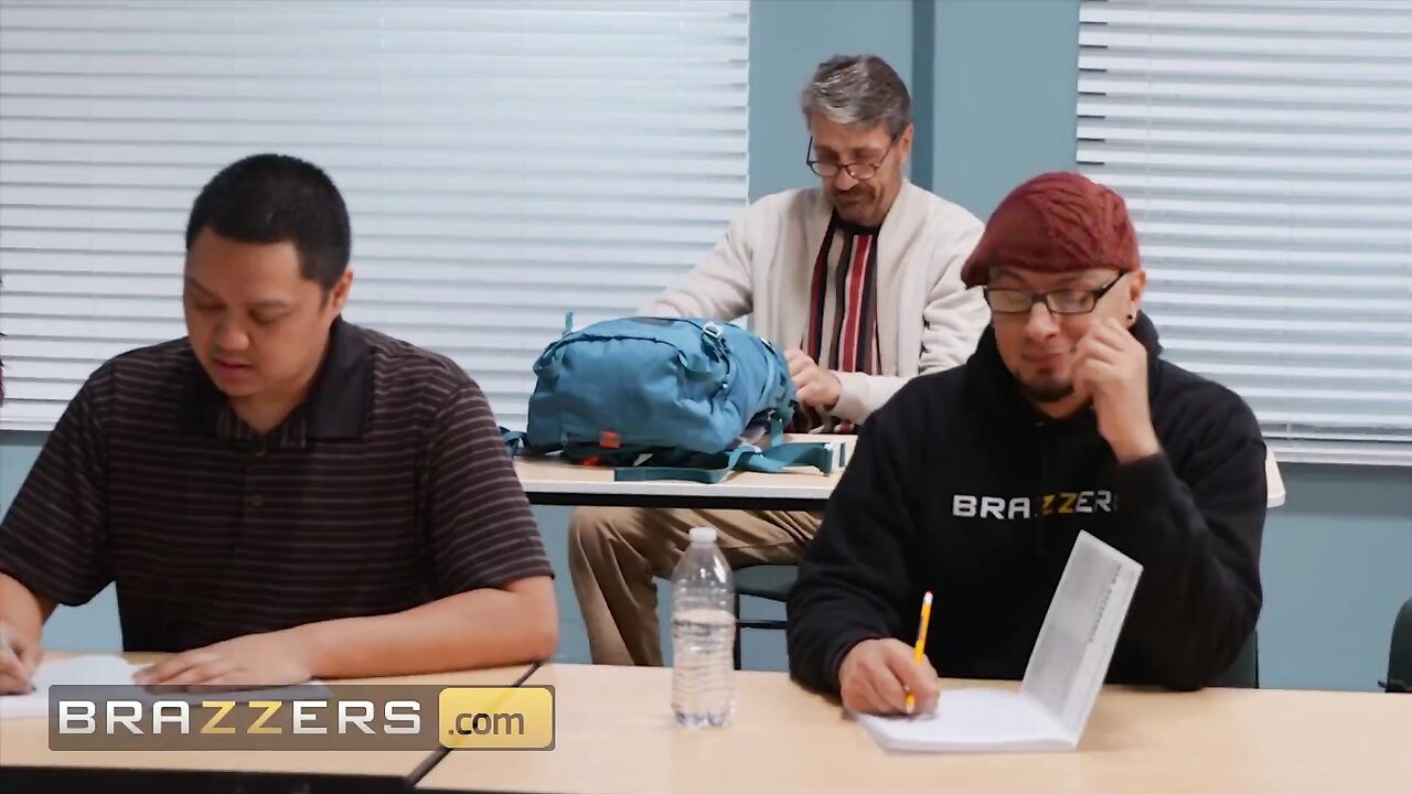 Brazzers - Sexy Babe Bella Rolland Is So Horny For An Old Man's Cock