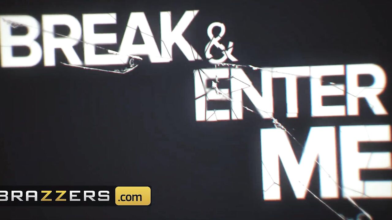 Brazzers - Gorgeous Teen Lala Ivey Gets Fucked By Two Hunk & Strong Guys