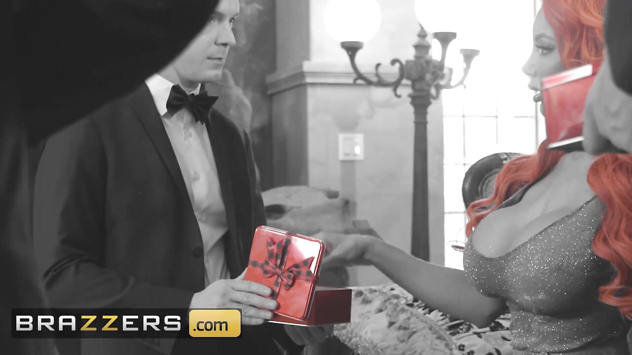 Brazzers - Markus Dupree Fucks Curvy Hot Babe Nicolette Shea's Ass