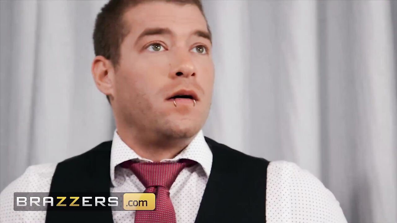 Brazzers - Siri Decides It’s About Time She Treat Him To A Smoking Hot Tease