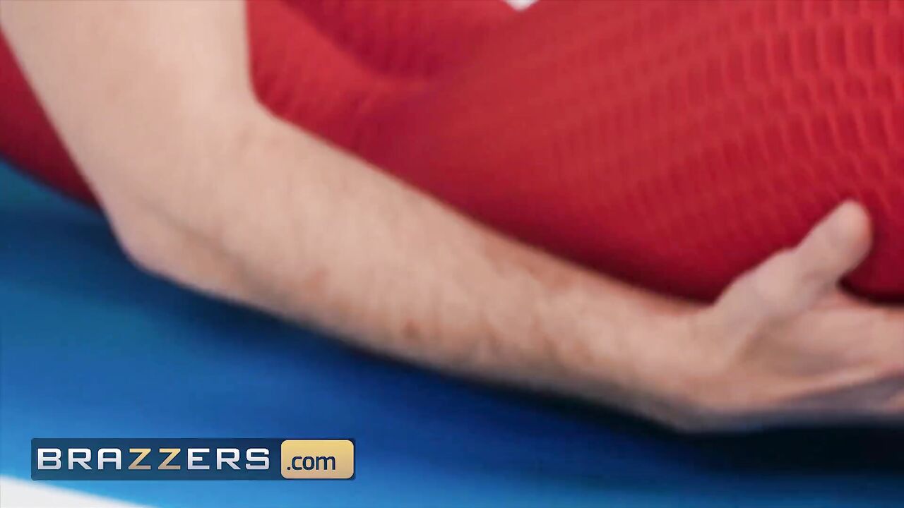 Brazzers - Curvy Phoenix Marie After Yoga Had A Great Anal Sex