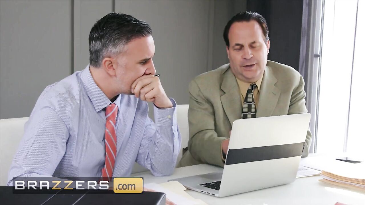 Brazzers - Goddess Avery Black Is So Horny For Her Dad's Friend Big Cock