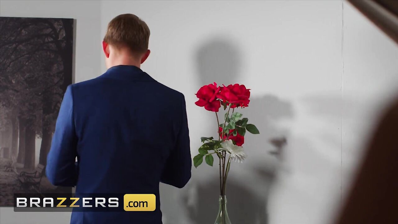 Brazzers – Hot Milf Jess Scotland Fucks Handsome Store-Manager Danny D