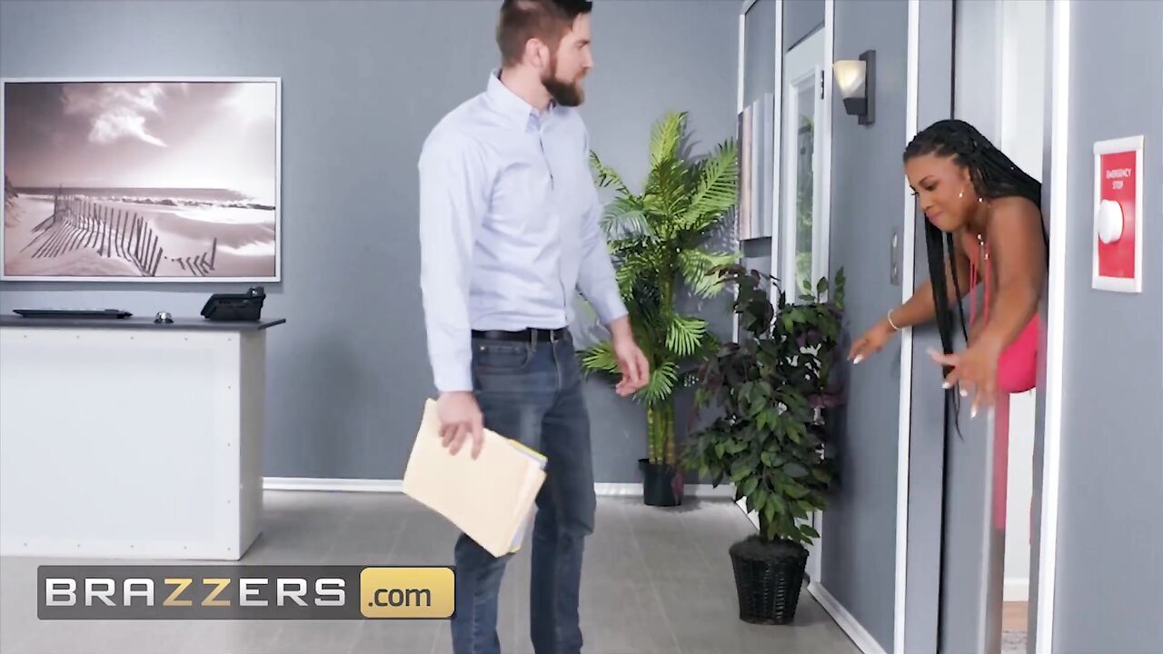 Brazzers - Big Tit BBW Maserati Gets Stuck in Elevator