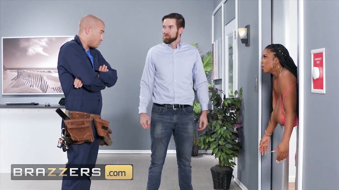 Brazzers - Big Tit BBW Maserati Gets Stuck in Elevator