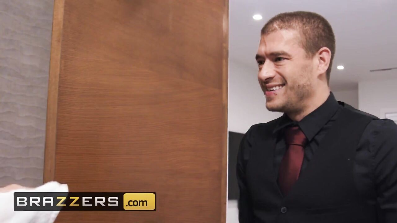 Brazzers - Hot threesome with sexy brunettes Gianna Dior & Desiree Dulce