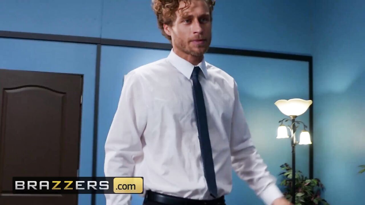 Brazzers - Busty blonde Alison Avery seduces her employee into a hard fuck