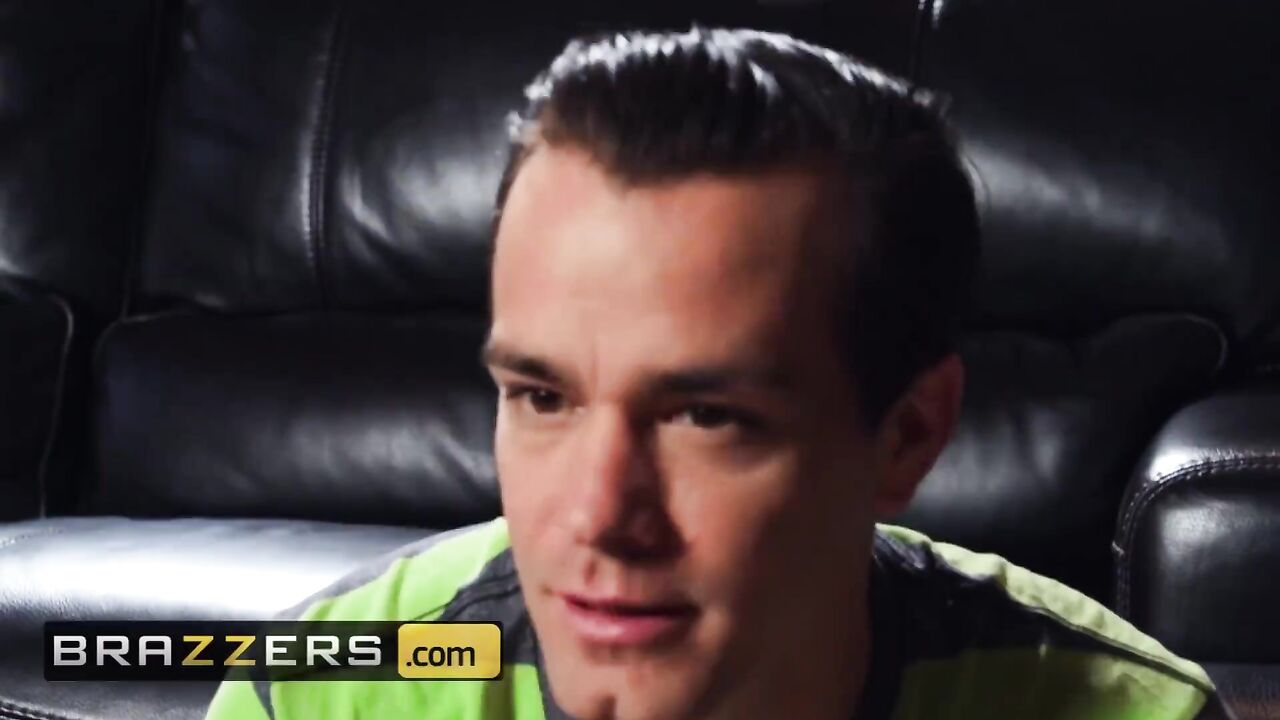 Brazzers - Busty MILF Joslyn James gets fucked hard by her sons friend