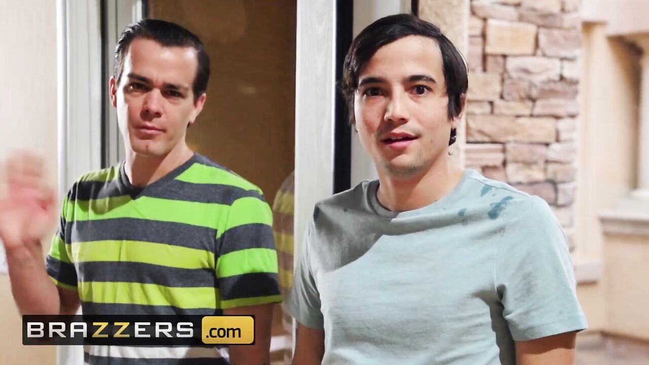 Brazzers - Busty MILF Joslyn James gets fucked hard by her sons friend