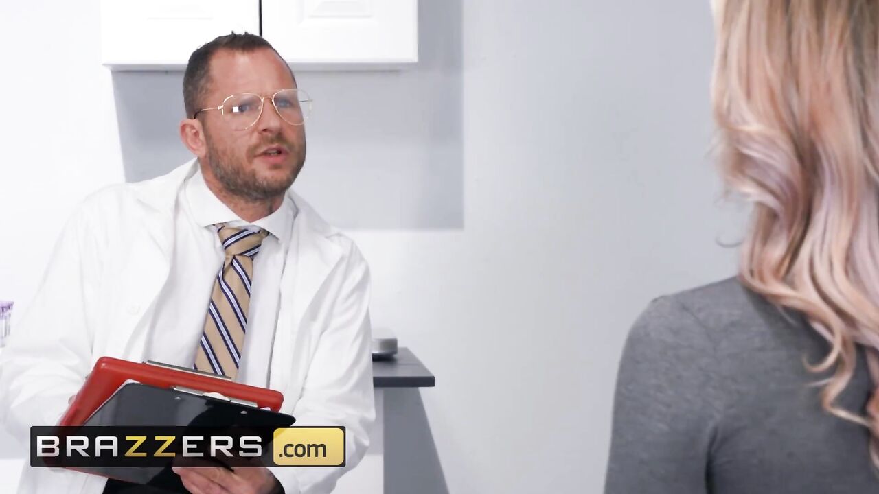 Brazzers - Petite sexy blonde Alina Lopez fucked hard during interview