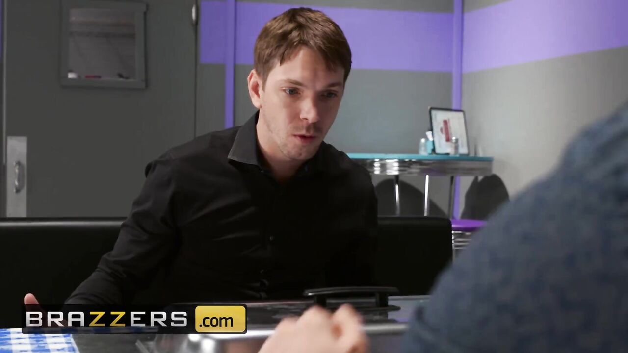 Brazzers -Thicc Cali Carter serves her phat ass for dinner