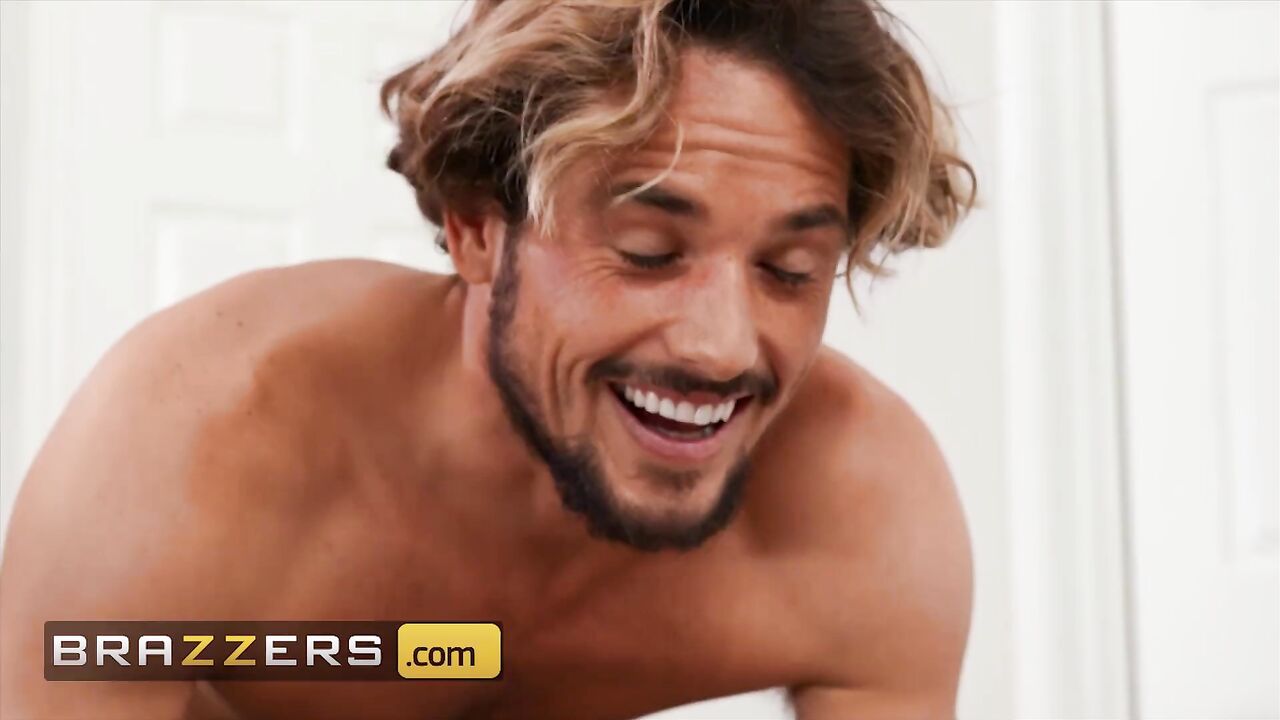 Brazzers - Horny dude massage and fuck his stepmom Becky Bandini