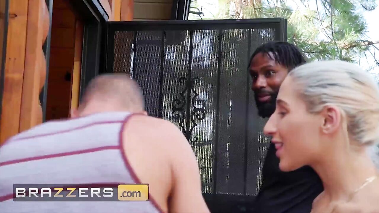 Brazzers - Thicc latina Abella Danger rides cock on vacation