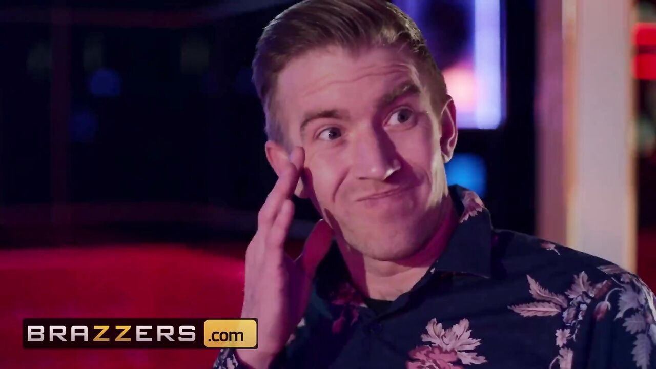 Brazzers - British stripper Blanche Bradburry loves anal