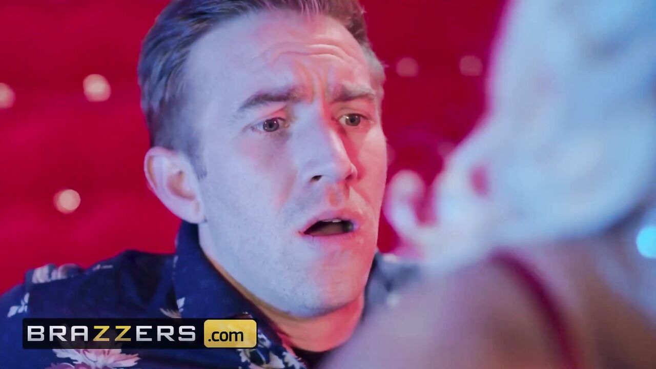 Brazzers - British stripper Blanche Bradburry loves anal