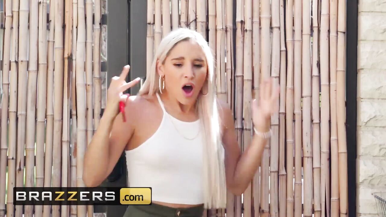 Brazzers - PAWG lesbians Abella Danger & Payton Preslee squirt