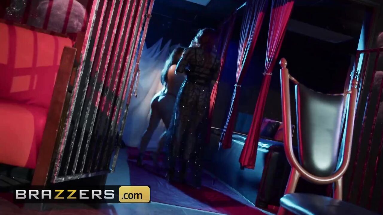 Brazzers -Thiic big tit Angela White pays for lesbian stripper