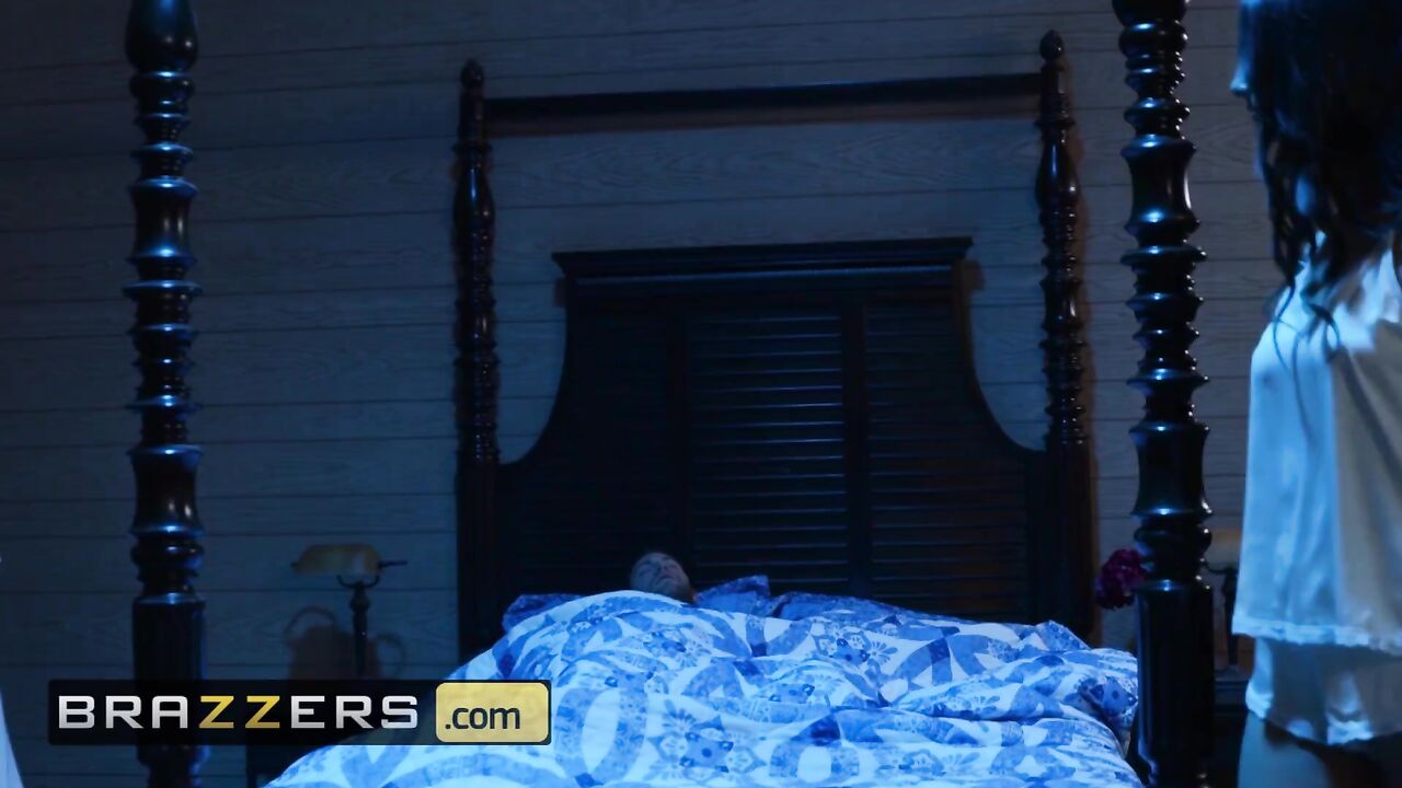 Brazzers - Good girl Eliza Ibarra lests her kink out on vacation