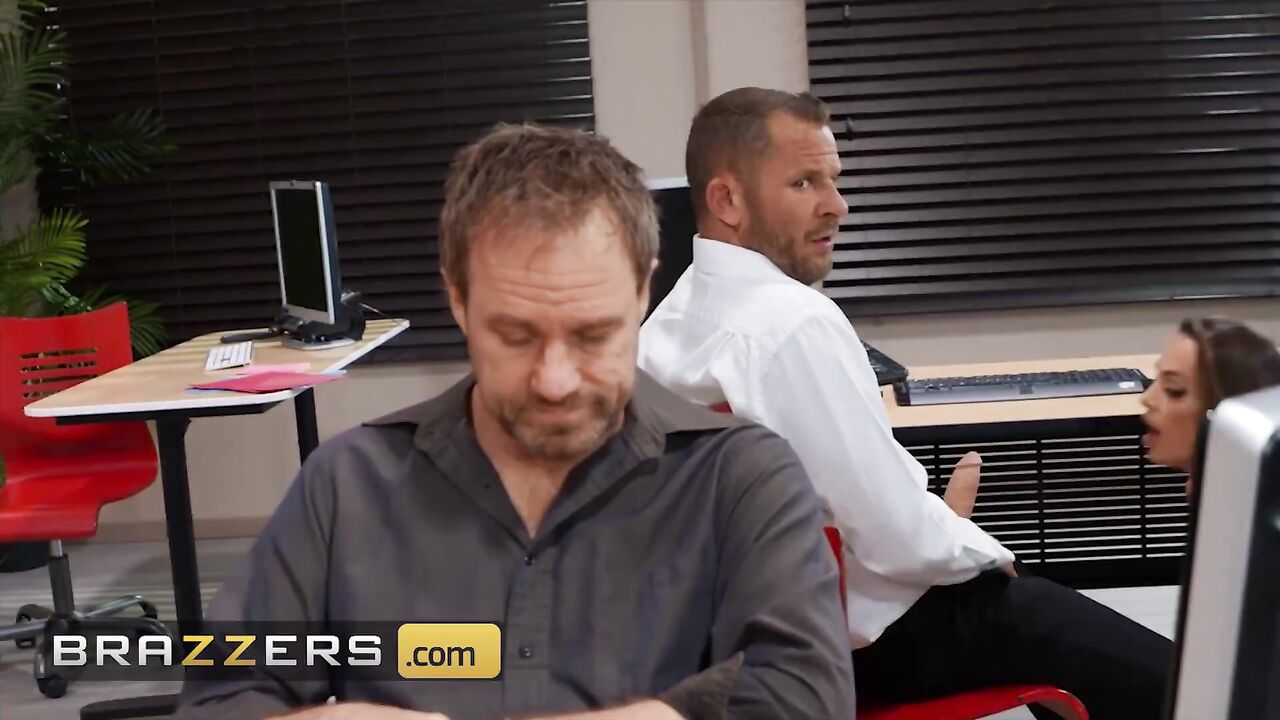 Brazzers - Big Tit secretary Abigail Mac need some office dick