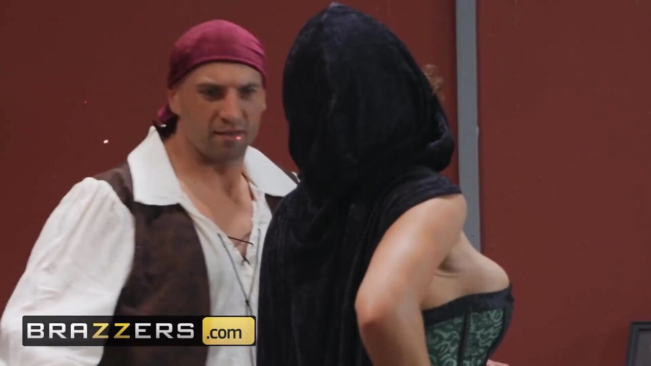 Brazzers - Milf witch Krissy Lynn loves anal and costumes