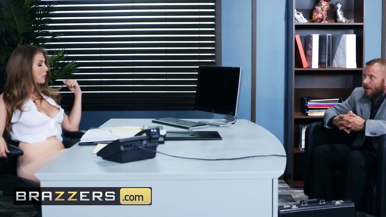 Brazzers - Big Tits Lena Paul gets eaten out at work