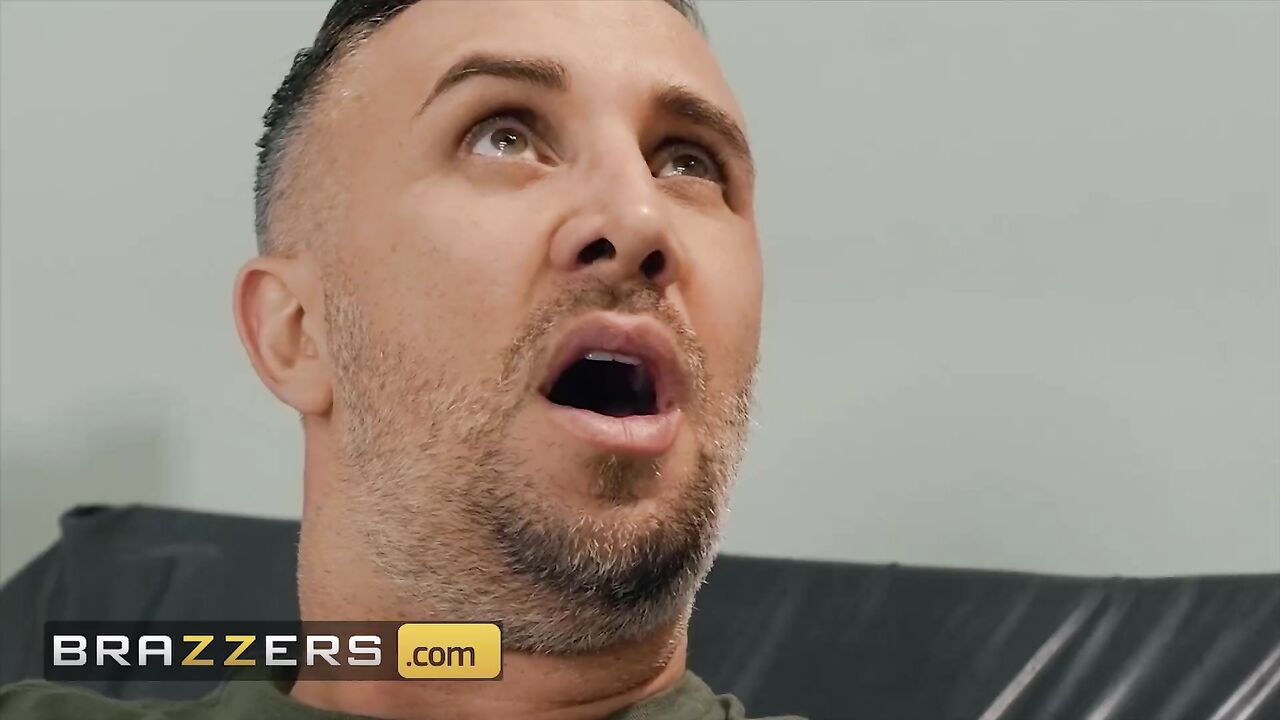 Brazzers - Extra thicc Nurse Savannah Bond gets pounded