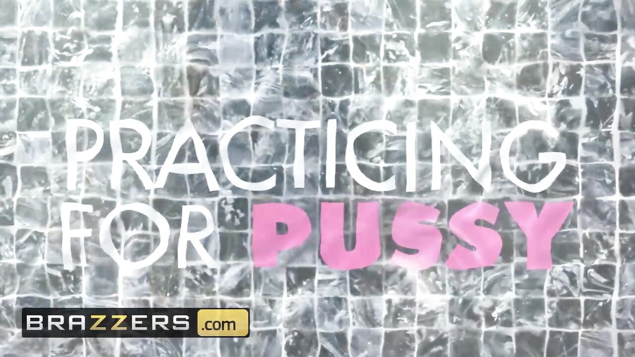 BRAZZERS - Big tit Jolee Love give her clients the full-body