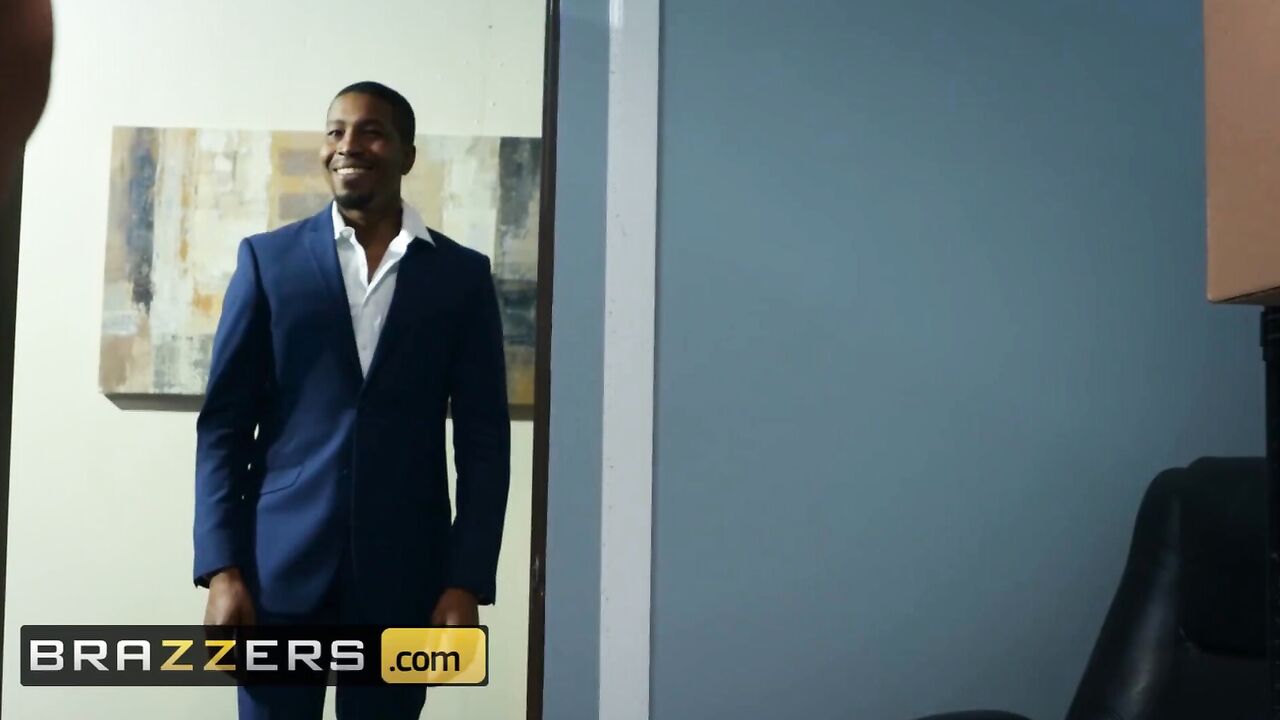 Brazzers - Big Tit temp Brett Rossi gets some bbc in the office