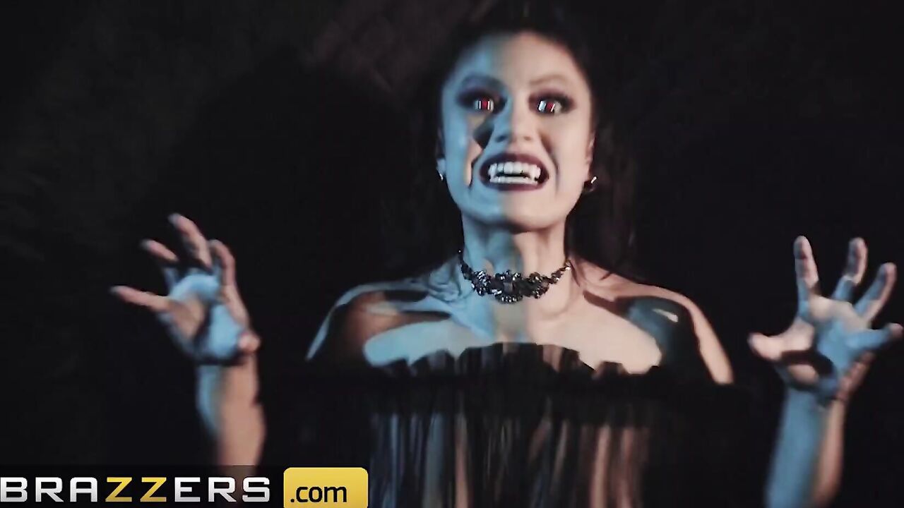 Brazzers - Sexy Asian vampire Kendra Spade craves cock in Halloween parody