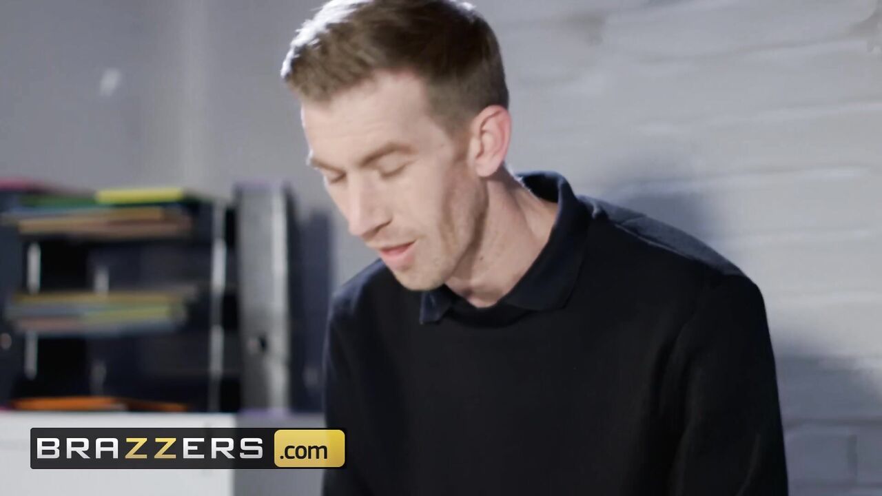 Brazzers - Big tit phat ass blonde Nicolette Shea craves Big cock