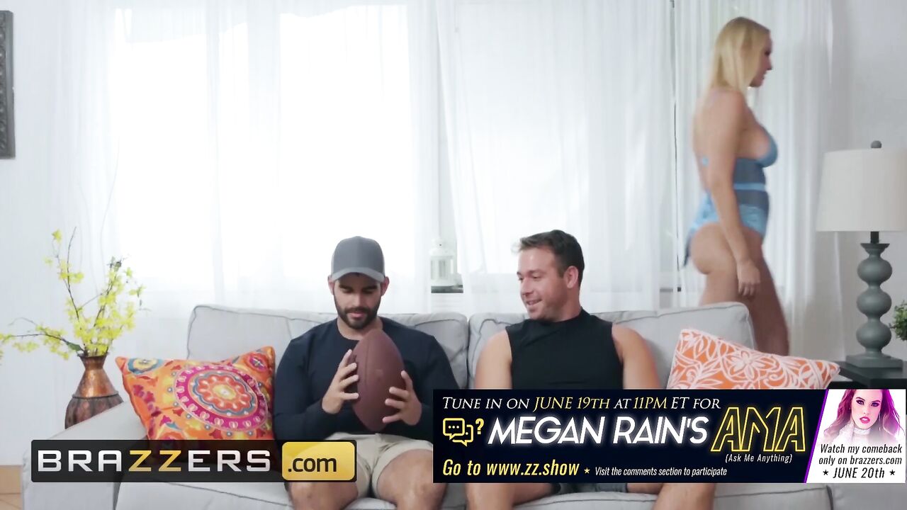 Brazzers - Big tit phat ass house wife Vanessa Cage cheats