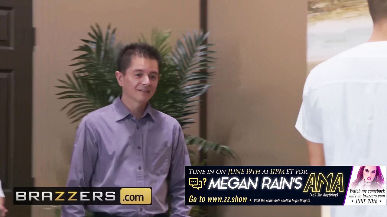 Brazzers - Big tit inked pornstar Monique Alexander loves anal