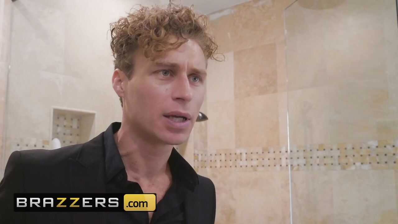 Brazzers - Phat ass house wife Lela Star gets DPed