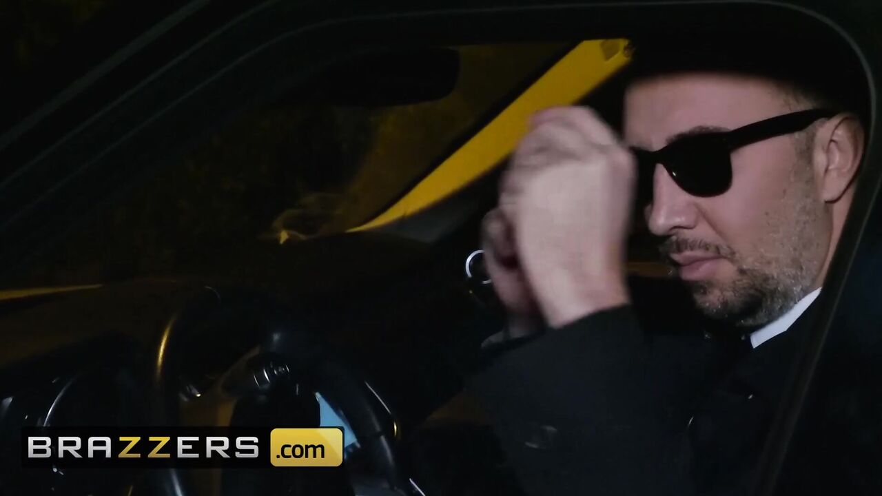 Brazzers - Skinny blonde teen Aiden Ashley squirts