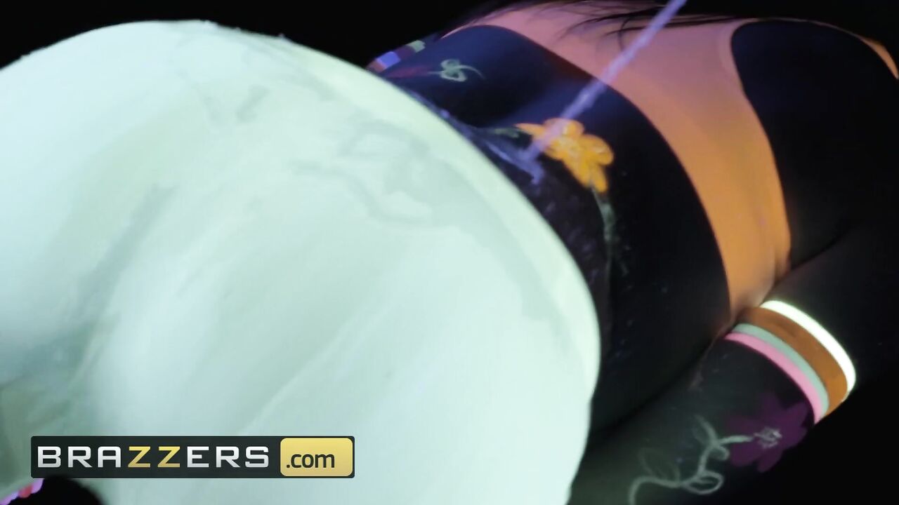 Brazzers - Asain raver teen Kendra Spade takes big dick