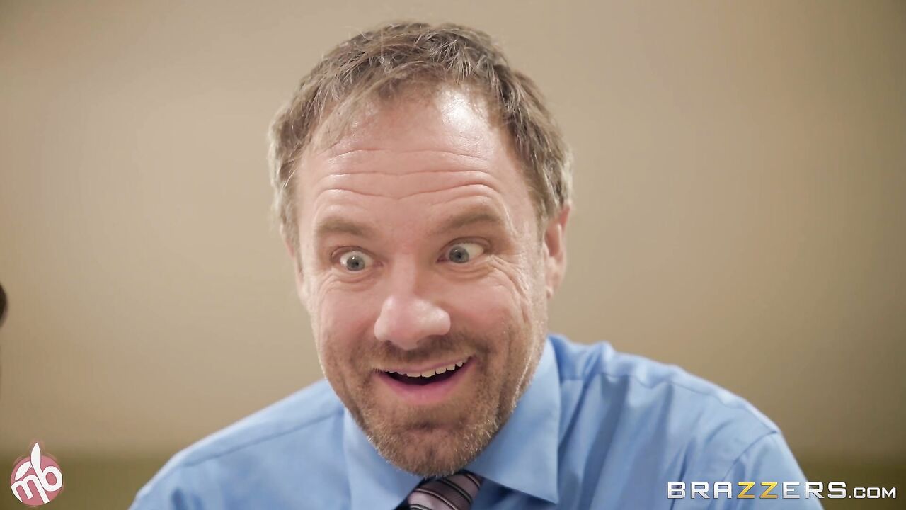 Brazzers - Ariella Ferrera – Honey, It’s A Motorbunny