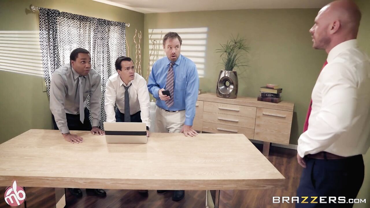 Brazzers - Ariella Ferrera – Honey, It’s A Motorbunny